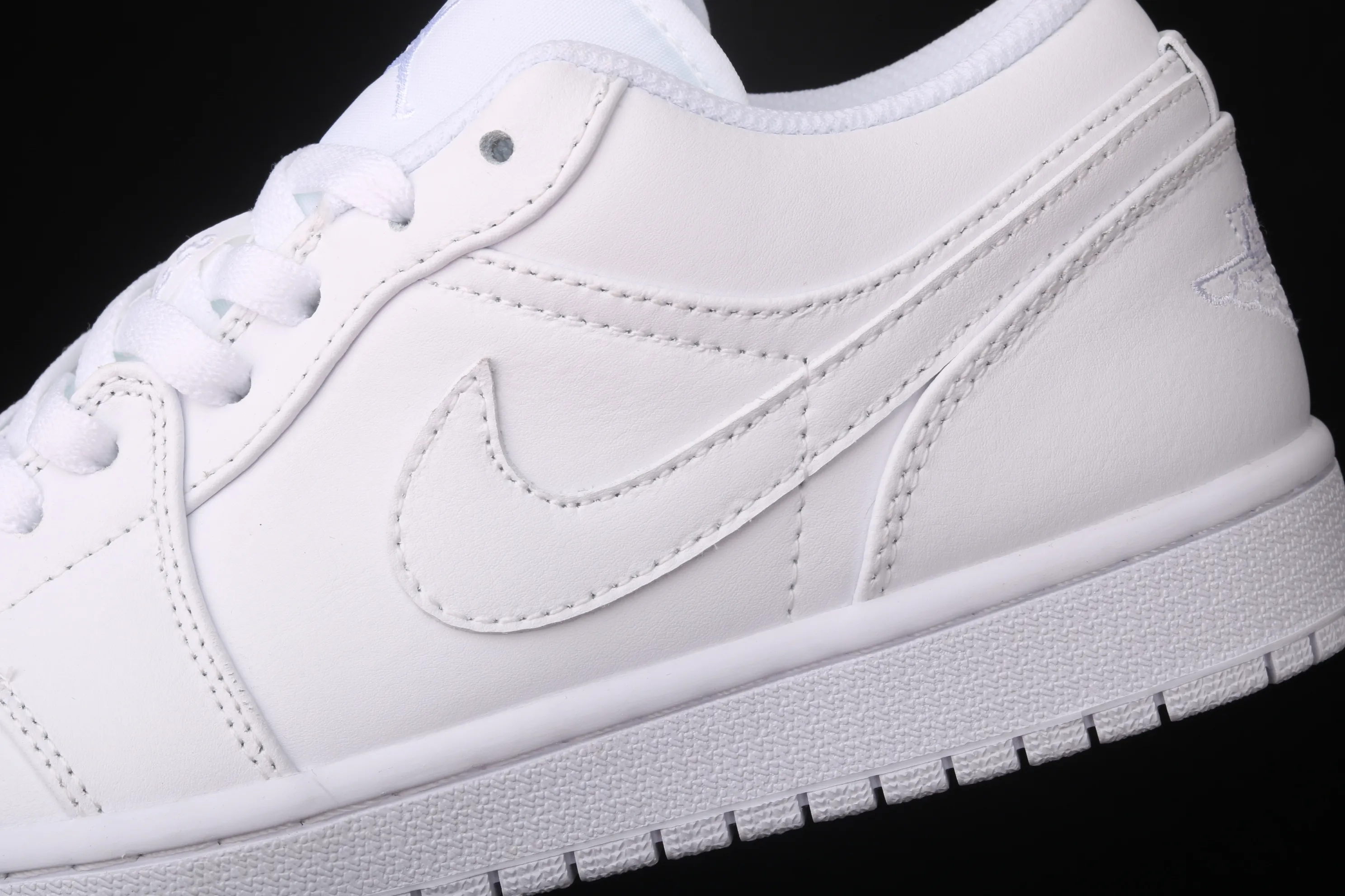 All categories Air Jordan Jordan series basketball shoes Air Jordan 1 Low New version Air Jordan 1 Low AJ1 Joe 1 low top leather cultural and leisure sports sneakers 553558-112